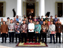 Jokowi Kumpulkan Relawan di Istana, Istana Berubah Seperti Posko Pemenangan