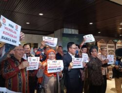 Tolak Kenaikan Harga BBM, PKS Walk Out Dari Rapat Paripurna DPR RI