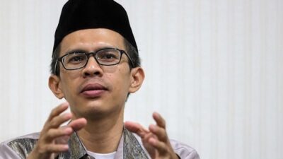 Ujang Komarudin: Turunkan Harga BBM Jika Jokowi Ingin G20 Berjalan Aman dan Damai