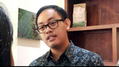 Jokowi Naikkan BBM 2 Kali Dalam Setahun, Ekonom UI: Masyarakat Bak Sudah Jatuh Tertimpa Tangga