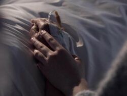 Tidur Melulu dan Linglung? Bisa Jadi Tanda Ajal Sudah Dekat!