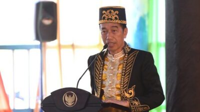 13 Gelar Kehormatan Yang Diterima Jokowi, Terbaru ‘Dada Madopo Malamo’ Dari Kesultanan Ternate