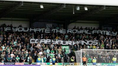 Frontal! Fan Celtic Ejek Kematian Ratu Elizabeth II Lewat Spanduk Dalam Stadion