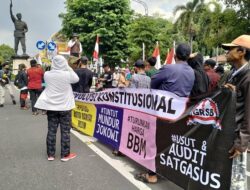 Rakyat Makin Tertindas dan Oligarki Makin Merajalela, Ratusan Massa GRBS Solo Desak Jokowi Mundur