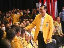 Jas Kuning Luhut di HUT Ke-58 Partai Golkar, Bikin Jokowi Kaget