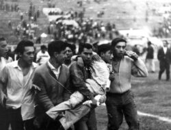 328 Suporter Tewas, Insiden Berdarah Terbesar Sepak Bola di Peru juga Disebabkan Gas Air Mata