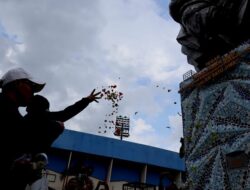 New York Times: Polisi Indonesia Termiliterisasi, Kurang Terlatih Kendalikan Massa di Kanjuruhan
