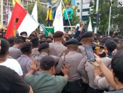 Polisi Diduga Intimidasi Ketua BEM UI Saat Kericuhan Aksi Demonstrasi di Patung Kuda, Ini Kronologinya