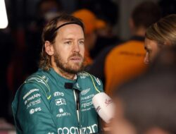 Meski Didesak Fans, Sebastian Vettel Tak Goyah Untuk Pensiun Dari F1