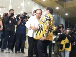 Sambangi Kantor DPP Golkar, Ketum Projo Budi Arie Setiadi Gelar Pertemuan Tertutup Dengan Airlangga