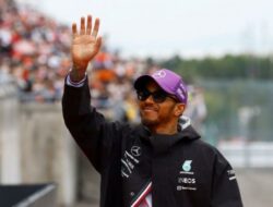 Lewis Hamilton Bakal Perpanjang Kontrak dengan Mercedes, Max Verstappen Ikut Senang