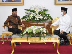 Pengamat: Pujian Jokowi ke Prabowo Guyonan Tapi Serius