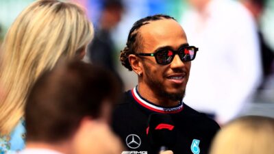 Mulai Melempem, Bos Mercedes Bocorkan Kapan Lewis Hamilton Pensiun dari F1