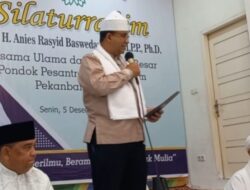 Lantunan Sholawat Sambut Hangat Anies Baswedan di Ponpes Babussalam Riau
