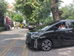 Bolak-Balik Solo-Jakarta, Jokowi Sibuk Urus Pernikahan Kaesang-Erina