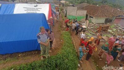 Miris! Korban Gempa Cianjur Harus Bayar Rp.15 Juta Demi Bisa Tinggal di Pengungsian
