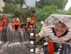 Konten Para Remaja Bersihkan Sungai Viral di TikTok, Raup 1,6 Juta Followers dan Banjir Pujian