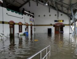 4 Perjalanan Kereta Api Lumpuh Dampak Banjir Kota Semarang