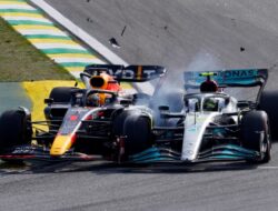 Jarang Senggol Pembalap Lain Tapi Sering Tabrak Lewis Hamilton, Max Verstappen Bingung