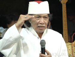 Samakan Jokowi Dengan Firaun dan Luhut Dengan Haman, Cak Nun Ngaku Kesambet