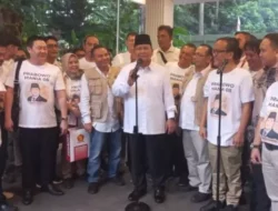 Sambangi Jokowi di Istana, Prabowo: Mau Tahu Saja! Rahasia!