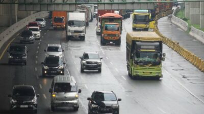 Jasa Marga Minta Maaf Banyak Jalan Berlubang di Tol Japek dan Bikin Ban Mobil Yusuf Mansur Pecah