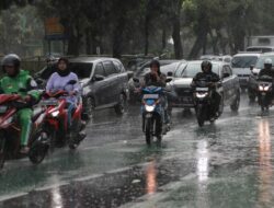 Banjir Jakarta Meluas Hingga 104 RT, di Jaktim Ketinggian Hingga 1,7 Meter