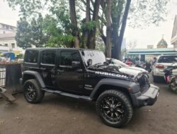 Wow! Hakim PN Medan Kendarai Jeep Rubicon ke Kantornya
