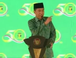 Jokowi Larang Bukber Ramadhan, Rocky Gerung: Mau Ngetes Reaksi Umat Islam?