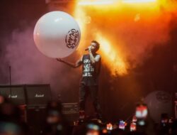 Simple Plan Tampil Epik di Everblast Festival 2023: Aku Cinta Indonesia!