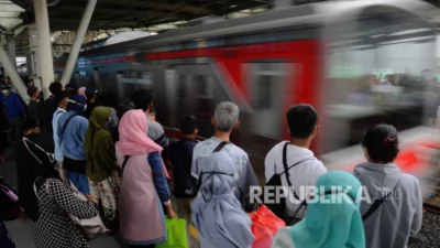 Andre Rosiade Sentil Kemenhub Usai Sidak: Stasiun Manggarai Belum Layak Jadi Pusat Transit!