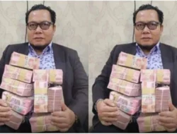 Viral! Anggota DPRD Pelalawan Pamer Uang Gepokan di Pangkuan Hampir Rp.1 Miliar
