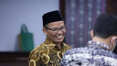 Kemenag Buka Seleksi Ratusan Calon Imam Masjid di UEA, Ini Syaratnya