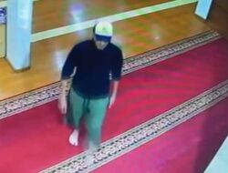 WN Australia Ludahi Imam Masjid di Bandung Yang Putar Murottal Al-Quran