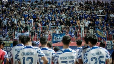Kemenangan 5-2 PSIS Semarang Atas PSS Sleman Diwarnai Bentrok Antar Suporter