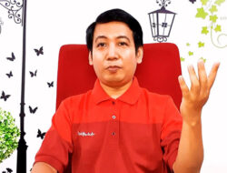 Tawarkan Cawapres, Saiful Anam: Jokowi Melecehkan Prabowo, Mahfud MD dan Airlangga Hartarto