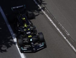 Lewis Hamilton Tak Khawatir Meski Hanya Finis Keenam di F1 GP Azerbaijan 2023