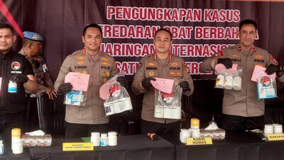 Polisi Tangkap 3 Pengelola Gudang Berisi Jutaan Pil Tramadol dan Hexymer Senilai Rp.497 Miliar