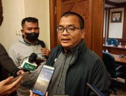 Denny Indrayana Ungkap Soal Parpol Patok Rp.5 Triliun Untuk Dukungan Pilpres