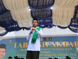 Ustadz Abdul Somad: Jangan Sampulnya Demokrasi, Tapi Isinya Monarki!