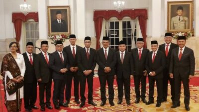 Jokowi Lantik 12 Duta Besar: Ada Jubir Kemlu Hingga Dirut LKBN Antara