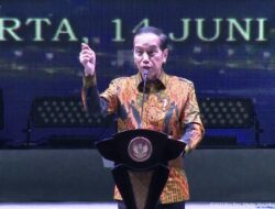 Jokowi Bilang Cari Uang Makin Sulit, Rakyat Juga Makin Susah Pak!