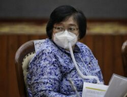Jokowi Panggil Menteri LHK Siti Nurbaya ke Istana, Bahas Polusi Udara?
