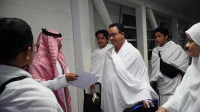 Benarkah Anies Baswedan Naik Haji Diundang Kerajaan Arab Saudi?