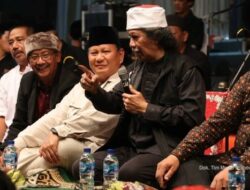 Alami Pendarahan Otak, Cak Nun Dilarikan ke RSUP Dr Sardjito