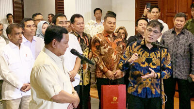 Ganjar Tak Meyakinkan Menang, Sejumlah Elite PDIP Pilih Nyebrang ke Prabowo