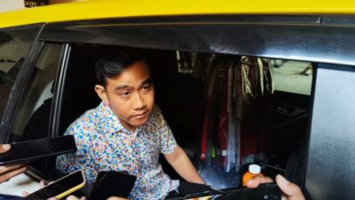 Gibran Semobil dengan Airlangga Hartarto, Bahas Cawapres Prabowo?