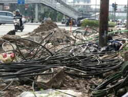 Pemprov DKI Jakarta Ancam Provider Kabel Fiber Optic: Sebulan Tak Dibenahi, Gunting!