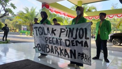 Mahasiswa Demo UIN RM Said Surakarta Usai Wajibkan Mahasiswa Baru Daftar Pinjol