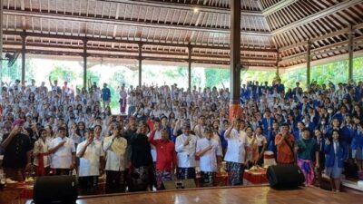Wayan Koster ke Pelajar Bali: Jangan Pernah Tonton Lagi Film Upin-Ipin